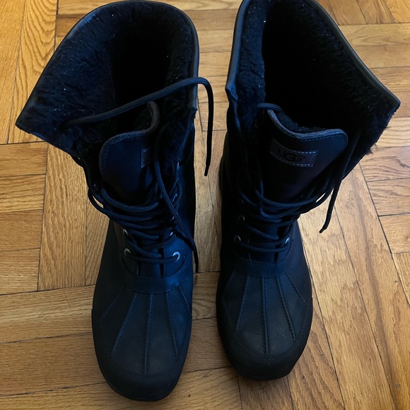 Men’s ugg Boot - Picture 2 of 8